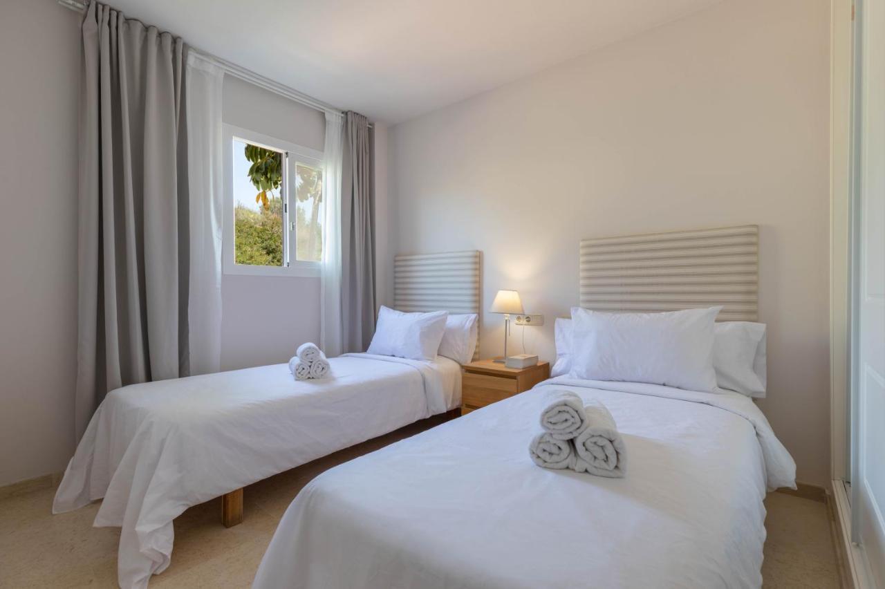 1 Marbella Beach Golf Apartment Exterior photo