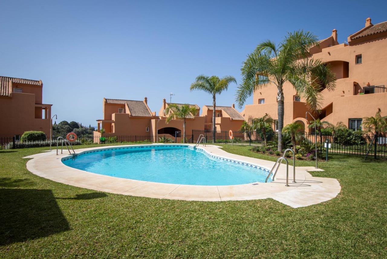 1 Marbella Beach Golf Apartment Exterior photo