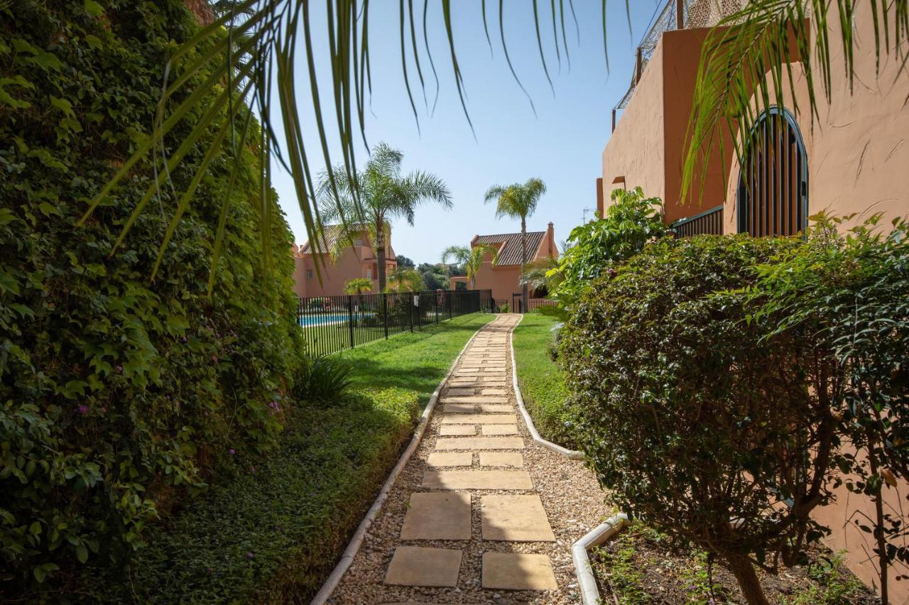 1 Marbella Beach Golf Apartment Exterior photo
