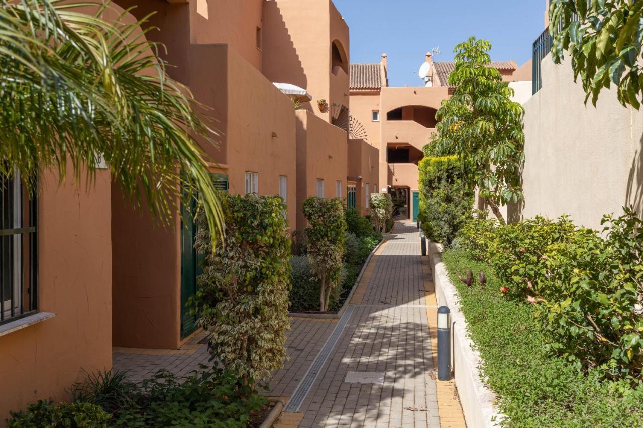 1 Marbella Beach Golf Apartment Exterior photo